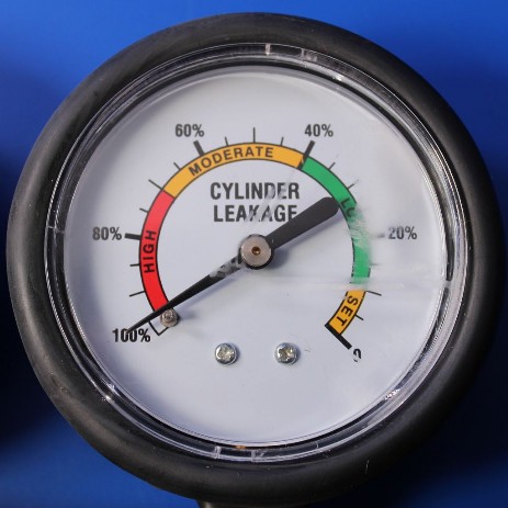 Druckverlusttester Manometer-Motorschaden-Motorensachverständiger-Motorengutachter